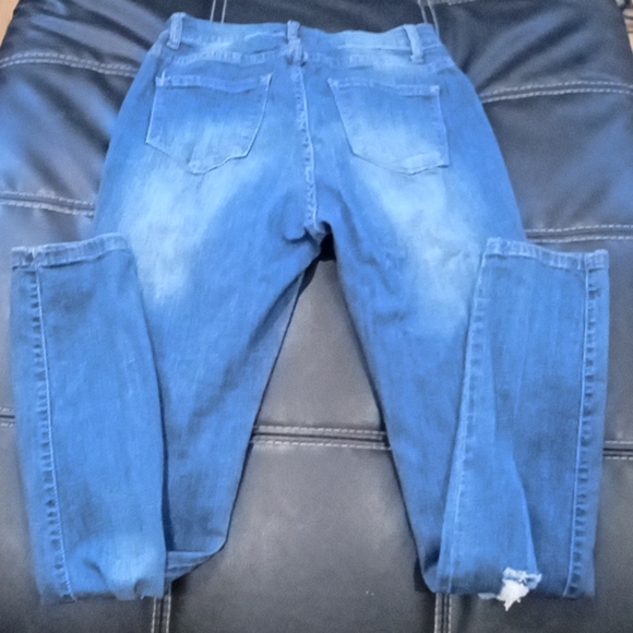 😍women's fashion nova distressed jeans😍 - Picture 5 of 6